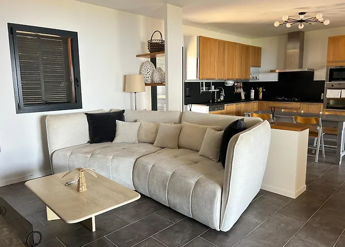 Private Villas in Coti-Chiavari (Corsica)