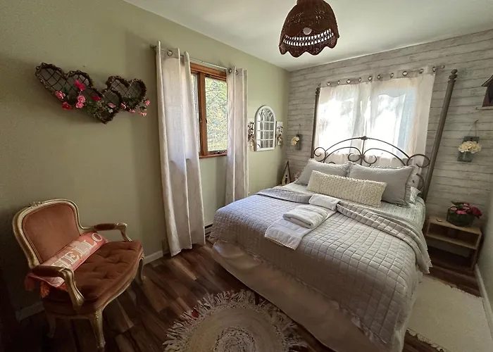 Private Villas in East Stroudsburg
