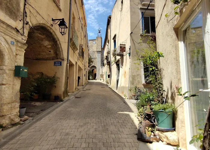 Private Villas in Cournonsec