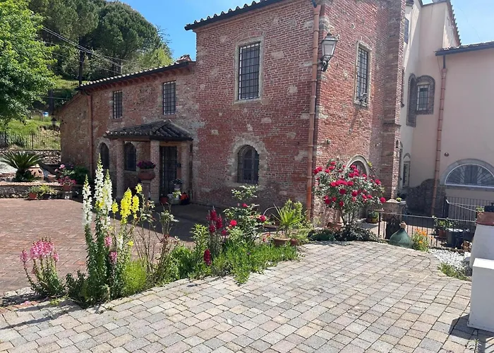 Private Villas in Crespina