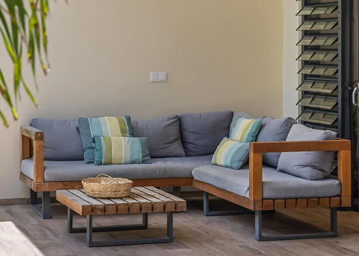 Private Villas in Jan Thiel
