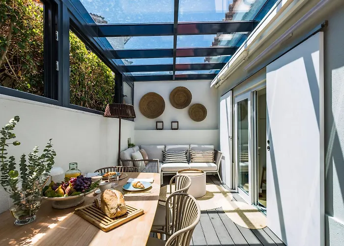 Private Villas in Parede