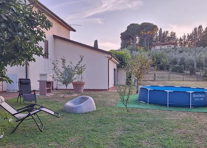 Private Villas in Lari