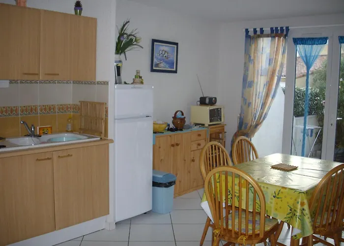 Private Villas in Saint-Pierre-la-Mer (Aude)