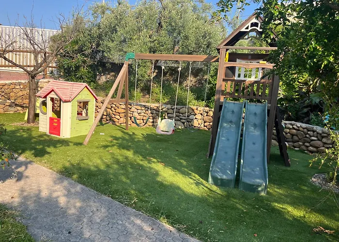 Ville private a Motta SantʼAnastasia