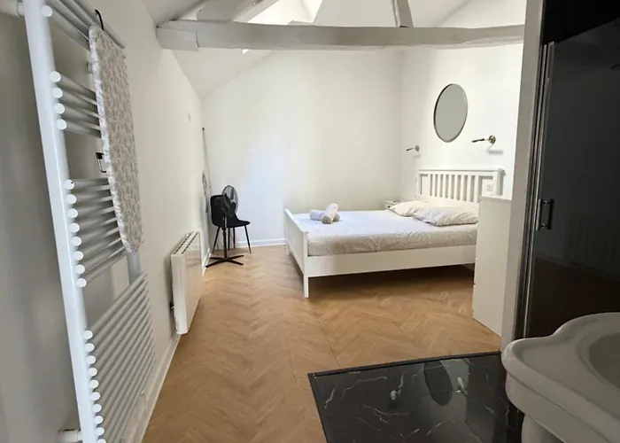 Private Villas in Fontainebleau