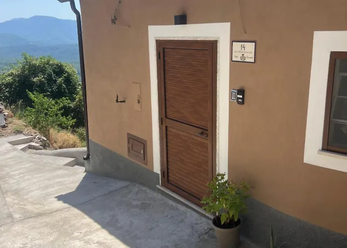 Ville private a Montesano sulla Marcellana