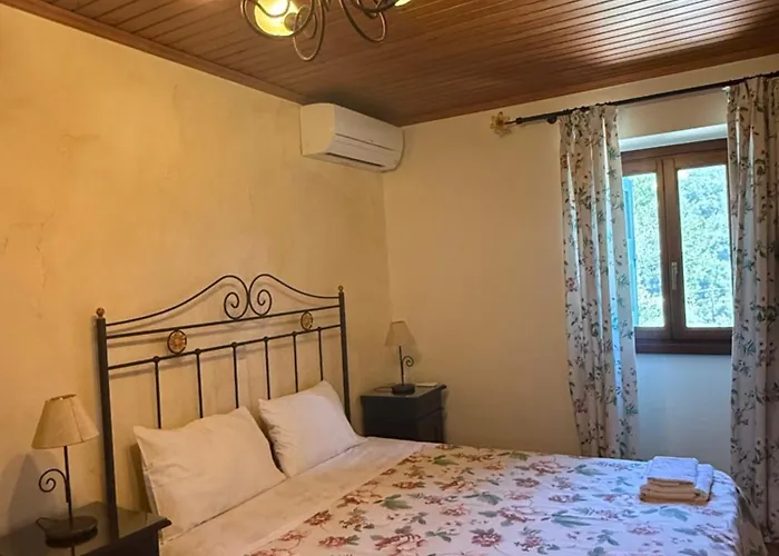 Private Villas in Lakka (Paxos)