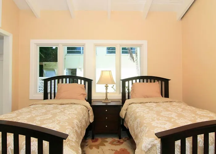 Private Villas in Canaan