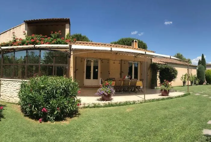 Private Villas in Villelaure