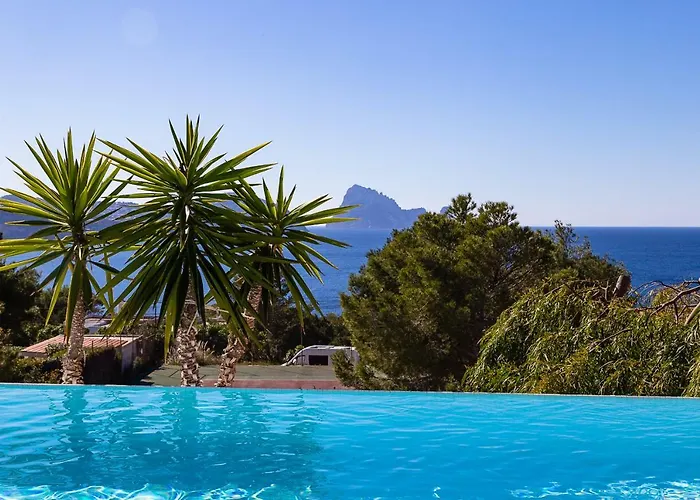 Private Villas in Sant Josep de sa Talaia