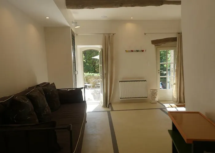 Private Villas in Trets